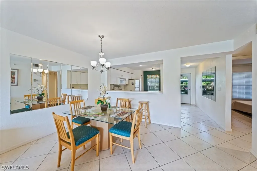 9660 Victoria Lane Naples FL 34109