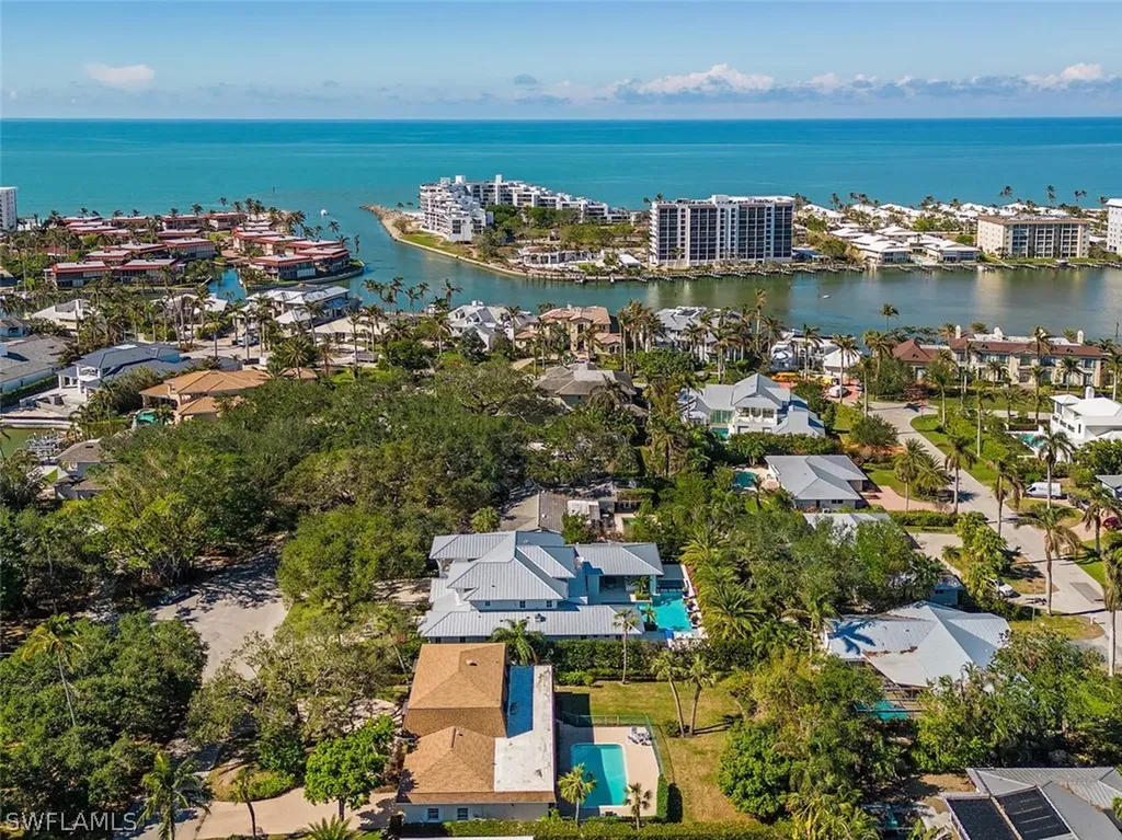 Naples FL, 375 Bow Line Drive