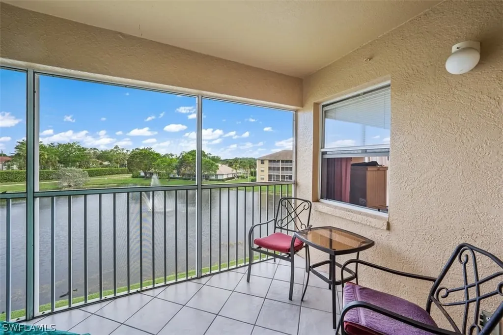 Naples FL, 9650 Victoria Lane, Unit B-307