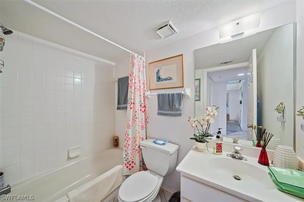 9650 Victoria Lane Naples FL 34109