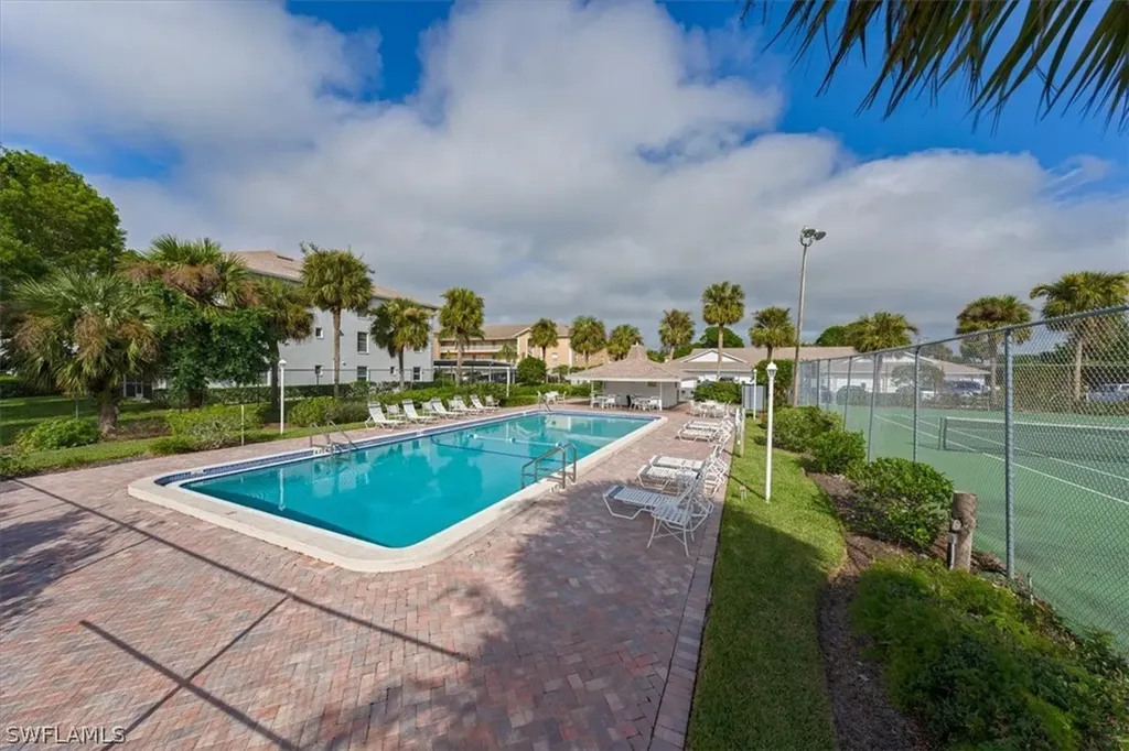 9650 Victoria Lane Naples FL 34109