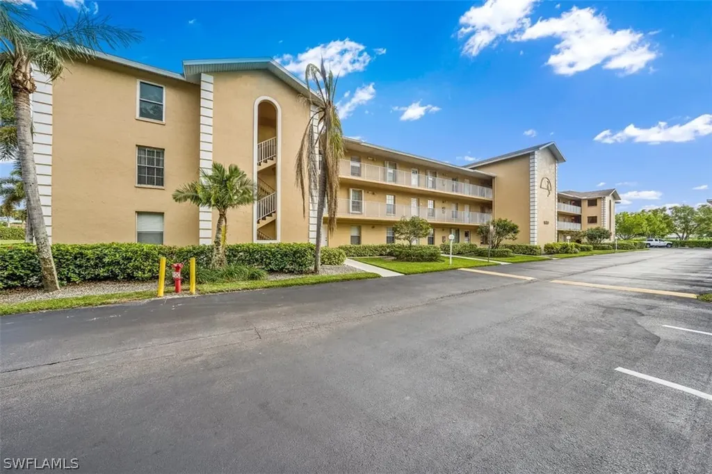 9650 Victoria Lane Naples FL 34109