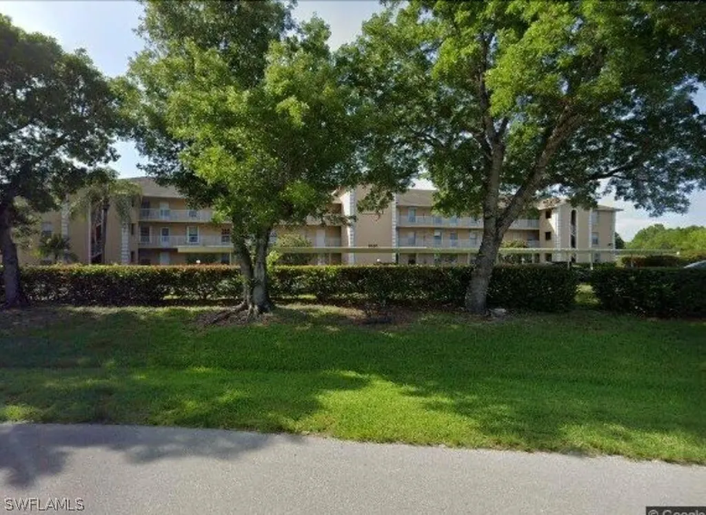 9650 Victoria Lane Naples FL 34109