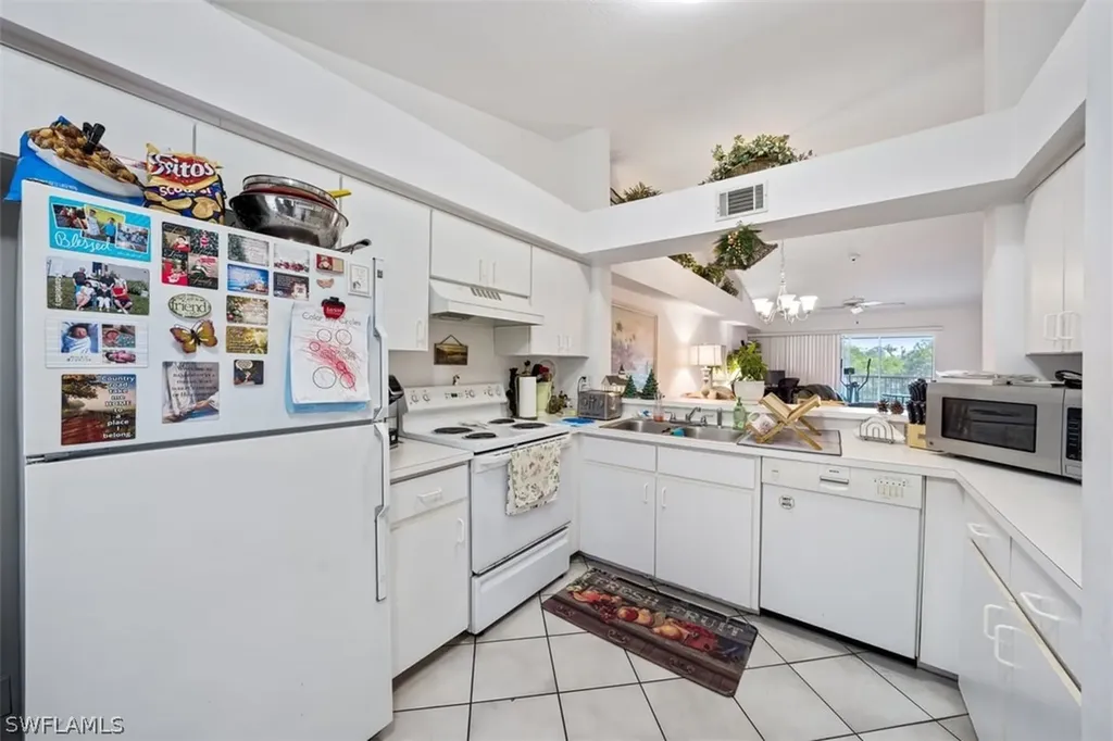 9650 Victoria Lane Naples FL 34109
