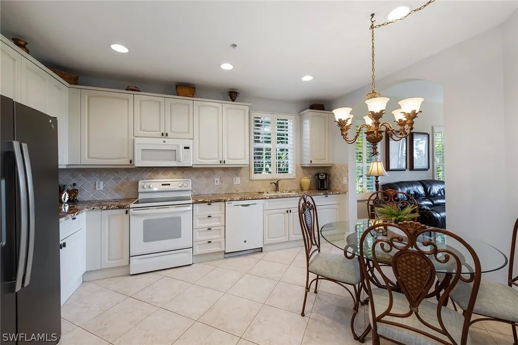 9006 Cascada Way Naples FL 34114