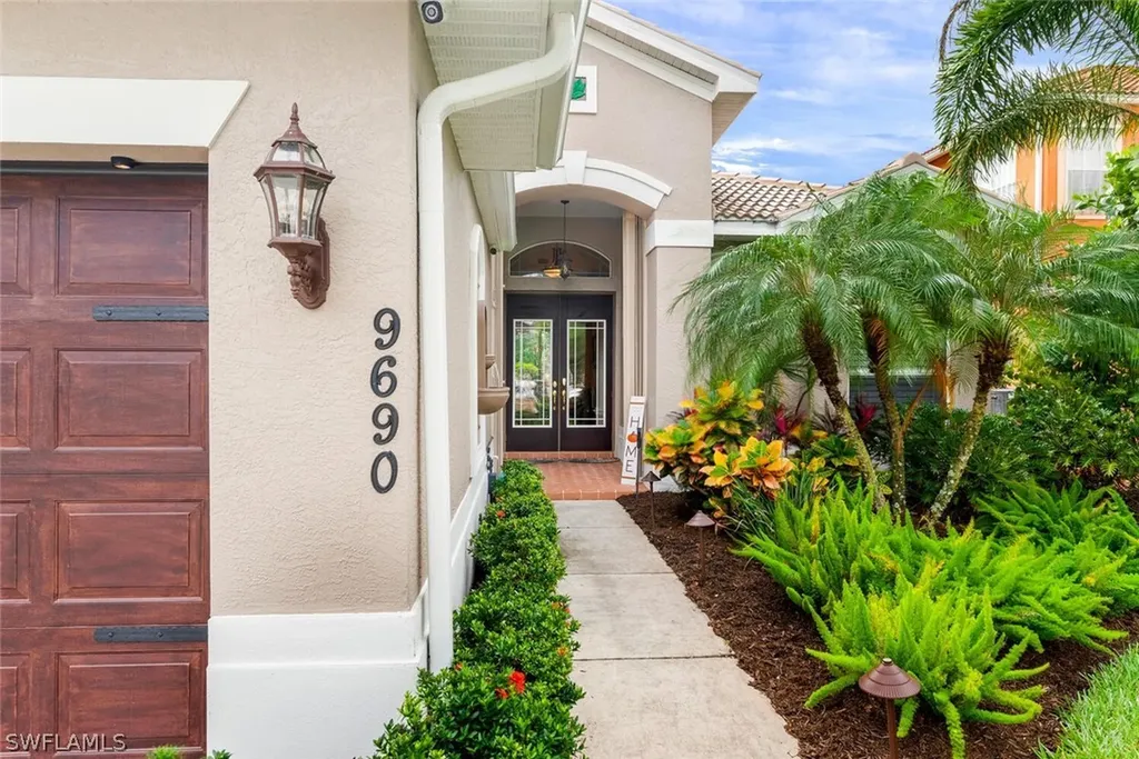 9690 Falconer Way Estero FL 33928