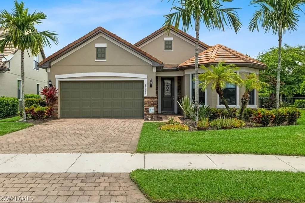 16133 Camden Lakes Circle Naples FL 34110