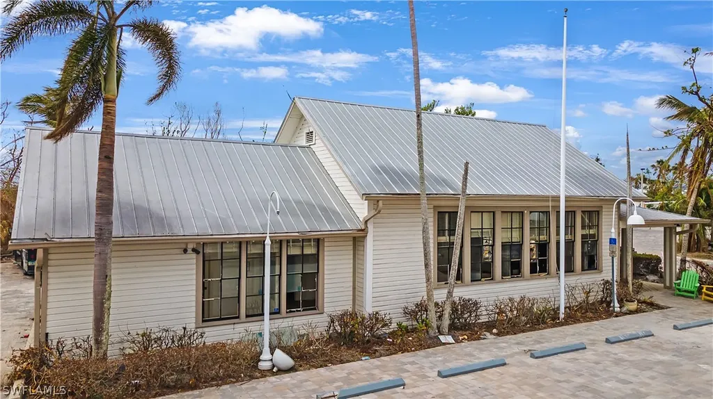Sanibel FL, 520 Tarpon Bay Road