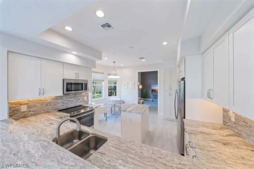 608 El Camino Real Naples FL 34119