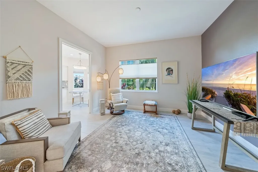 608 El Camino Real Naples FL 34119