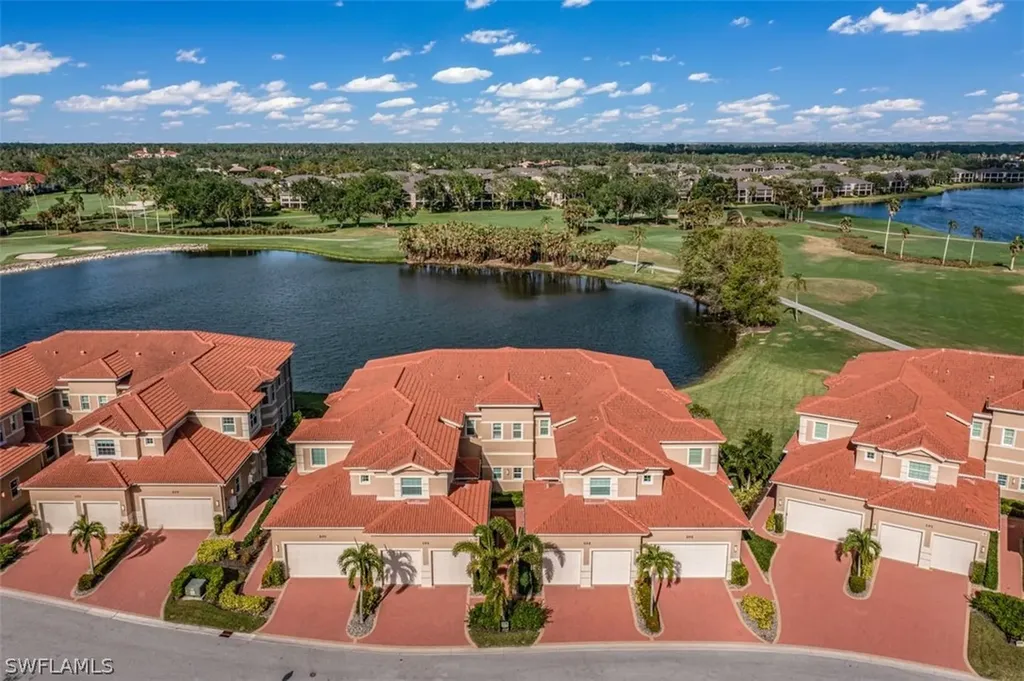 608 El Camino Real Naples FL 34119