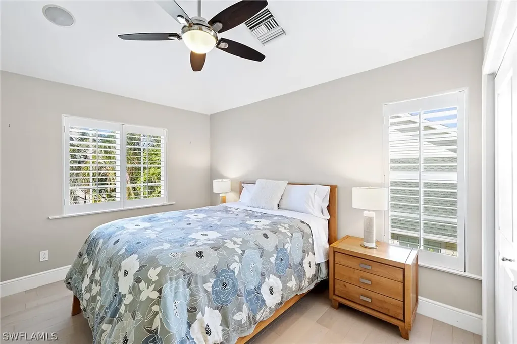 687 9th Avenue S Naples FL 34102