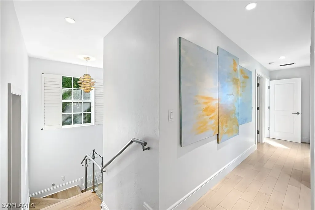 687 9th Avenue S Naples FL 34102