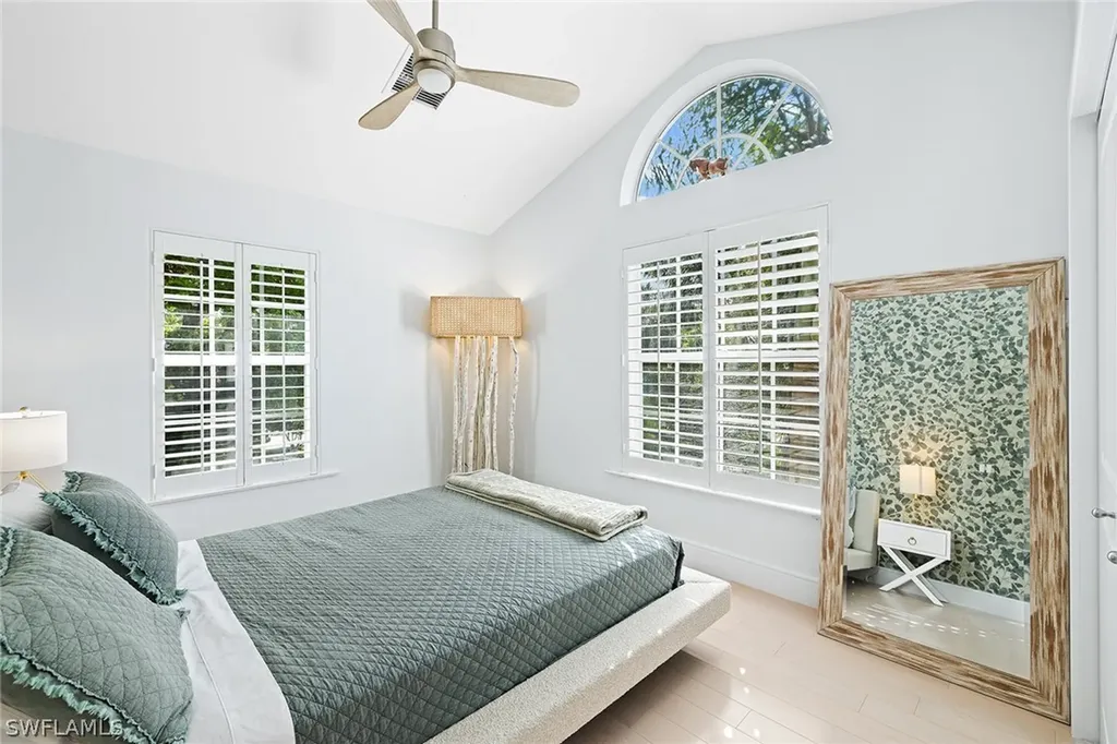 687 9th Avenue S Naples FL 34102