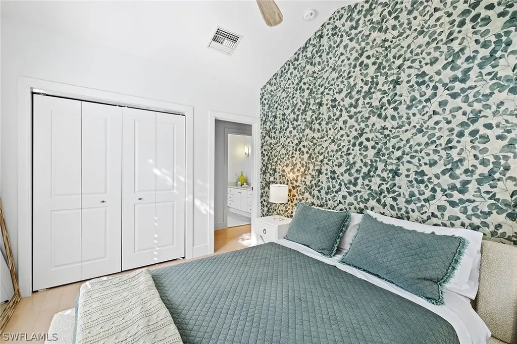 687 9th Avenue S Naples FL 34102