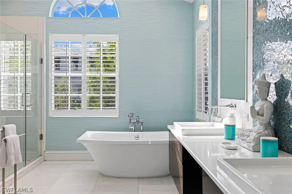 687 9th Avenue S Naples FL 34102