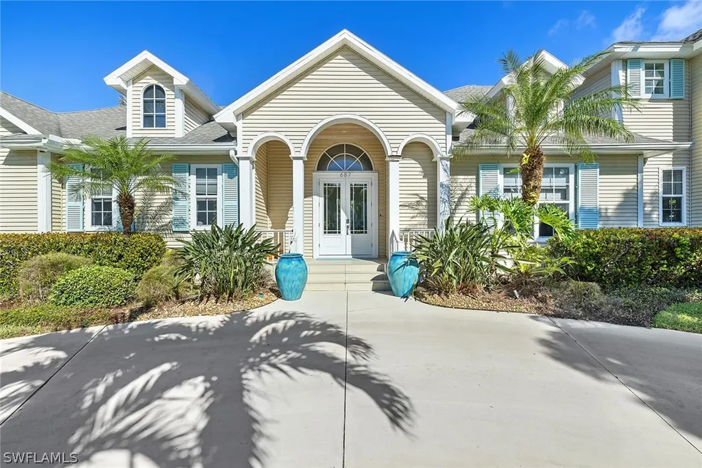 687 9th Avenue S Naples FL 34102