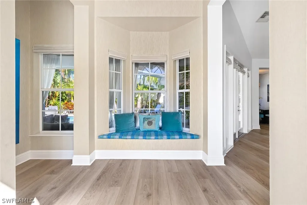 687 9th Avenue S Naples FL 34102