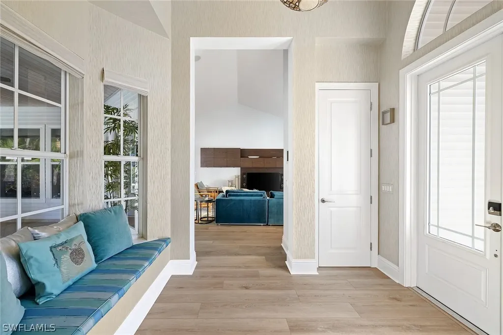 687 9th Avenue S Naples FL 34102