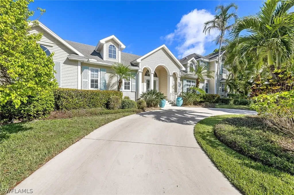 687 9th Avenue S Naples FL 34102