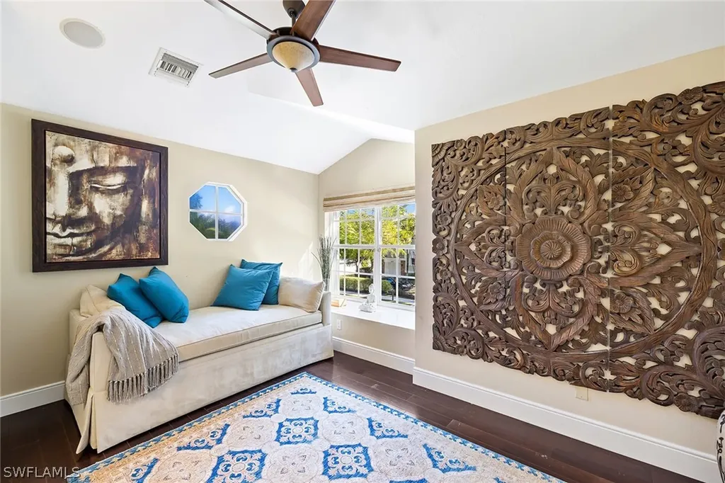 687 9th Avenue S Naples FL 34102