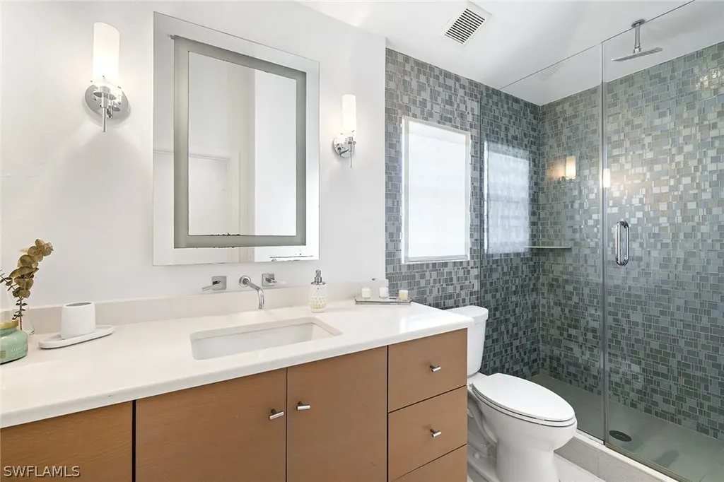 687 9th Avenue S Naples FL 34102