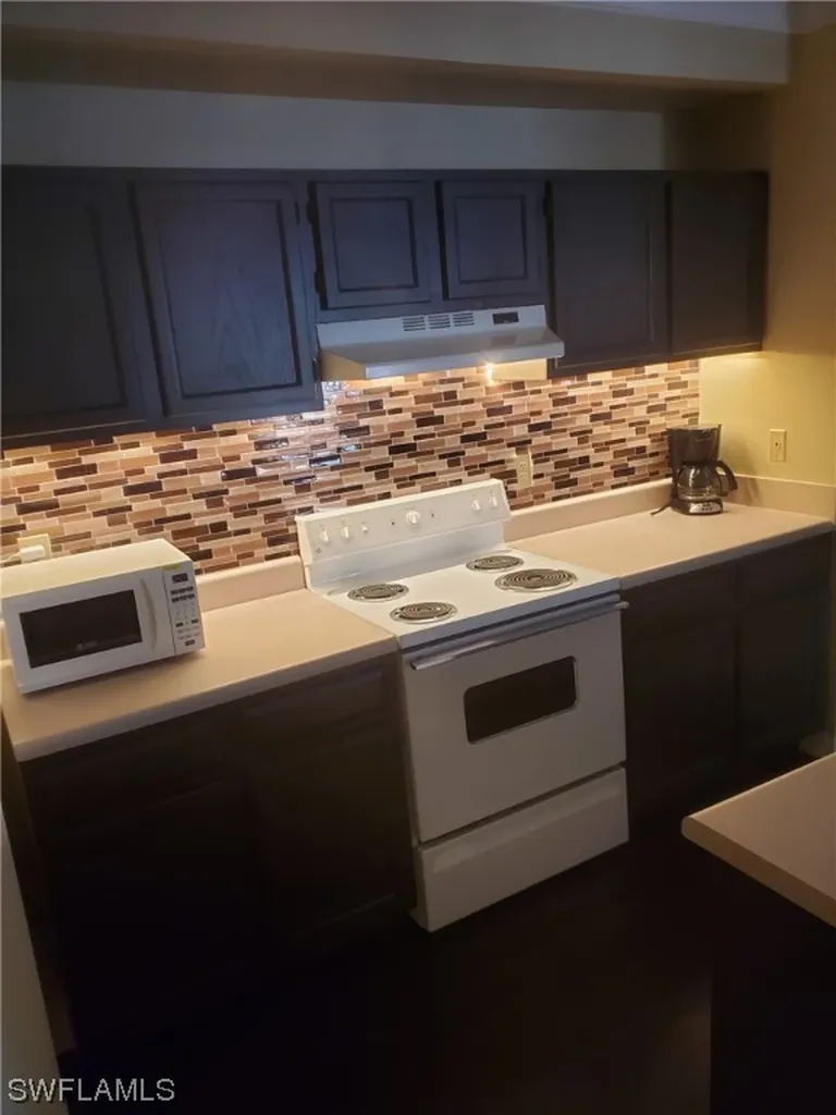 11550 Villa Grand Fort Myers FL 33913