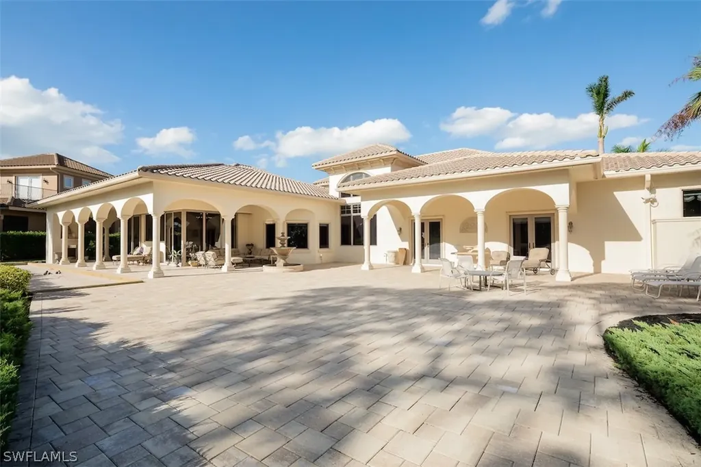 219 Cheshire Way Naples FL 34110