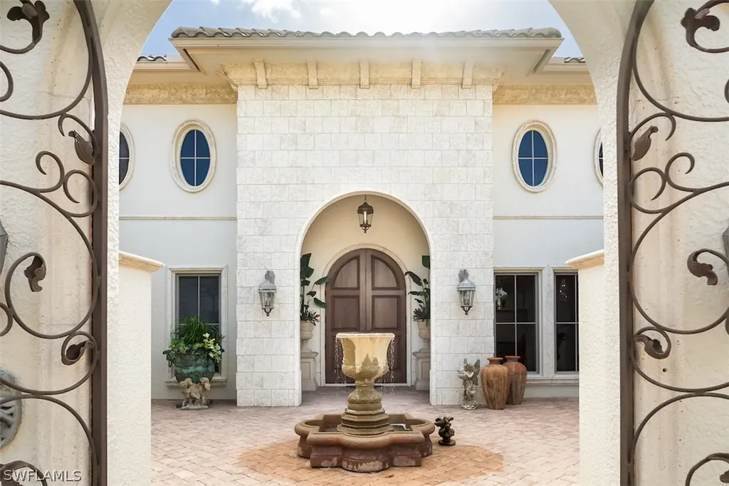 219 Cheshire Way Naples FL 34110