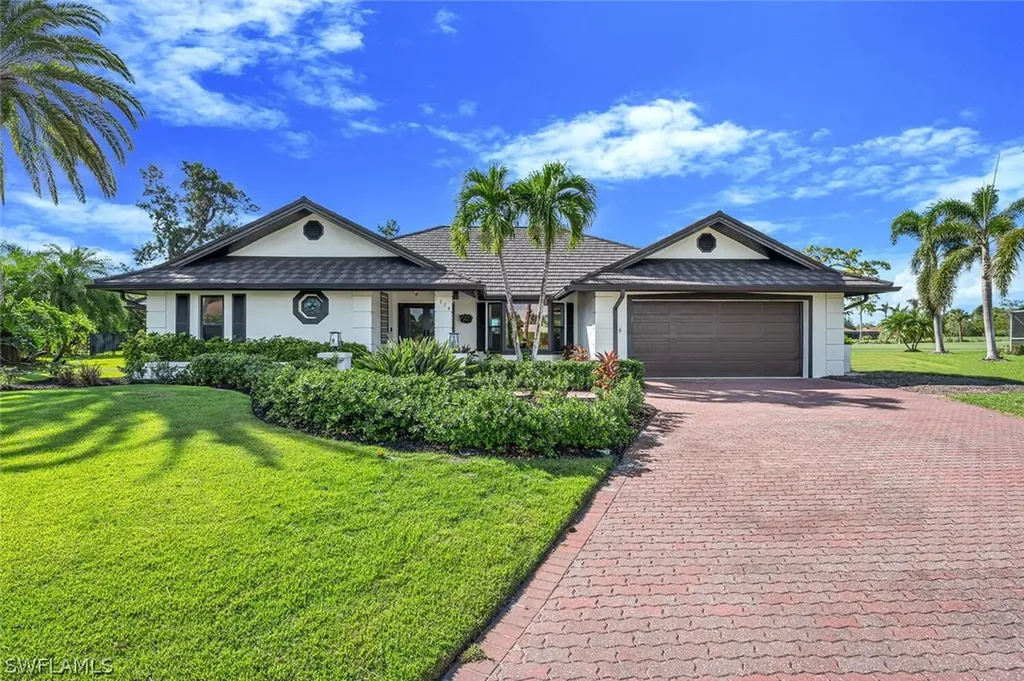 1974 Countess Court Naples FL 34110