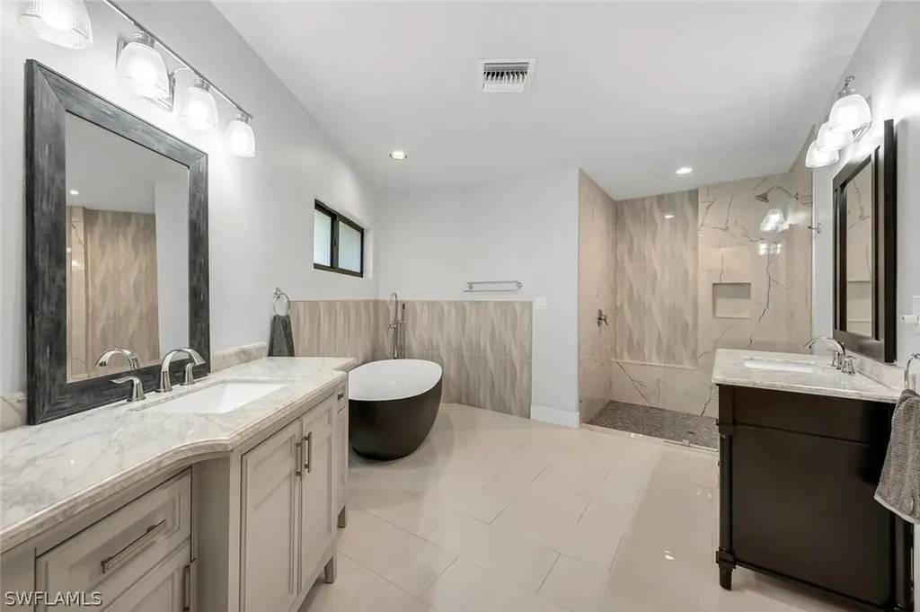 1974 Countess Court Naples FL 34110