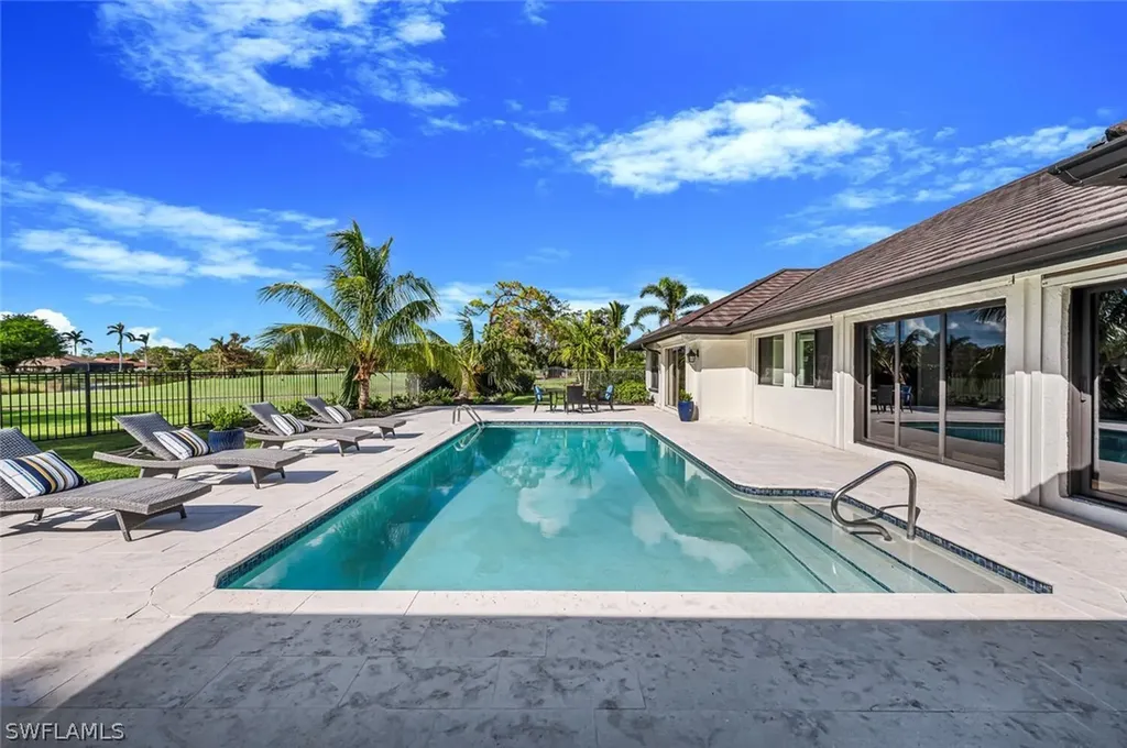 1974 Countess Court Naples FL 34110