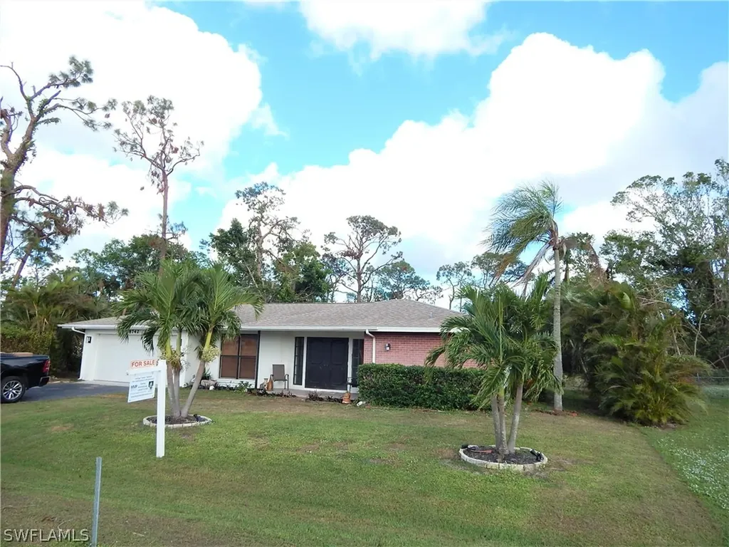 8742 Dartmouth Street Fort Myers FL 33907