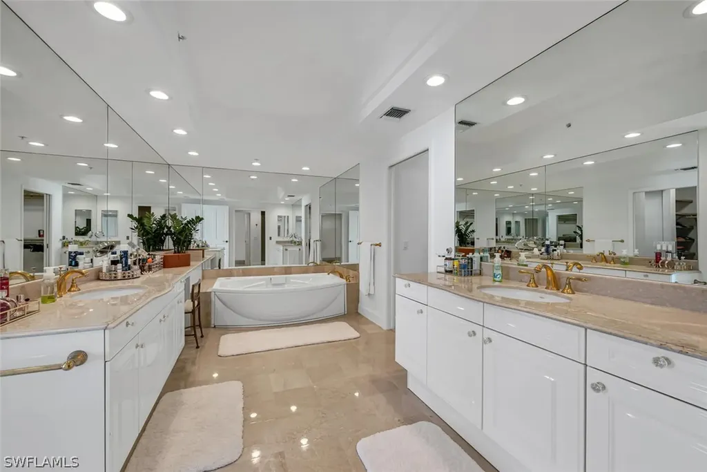 8665 Bay Colony Drive Naples FL 34108