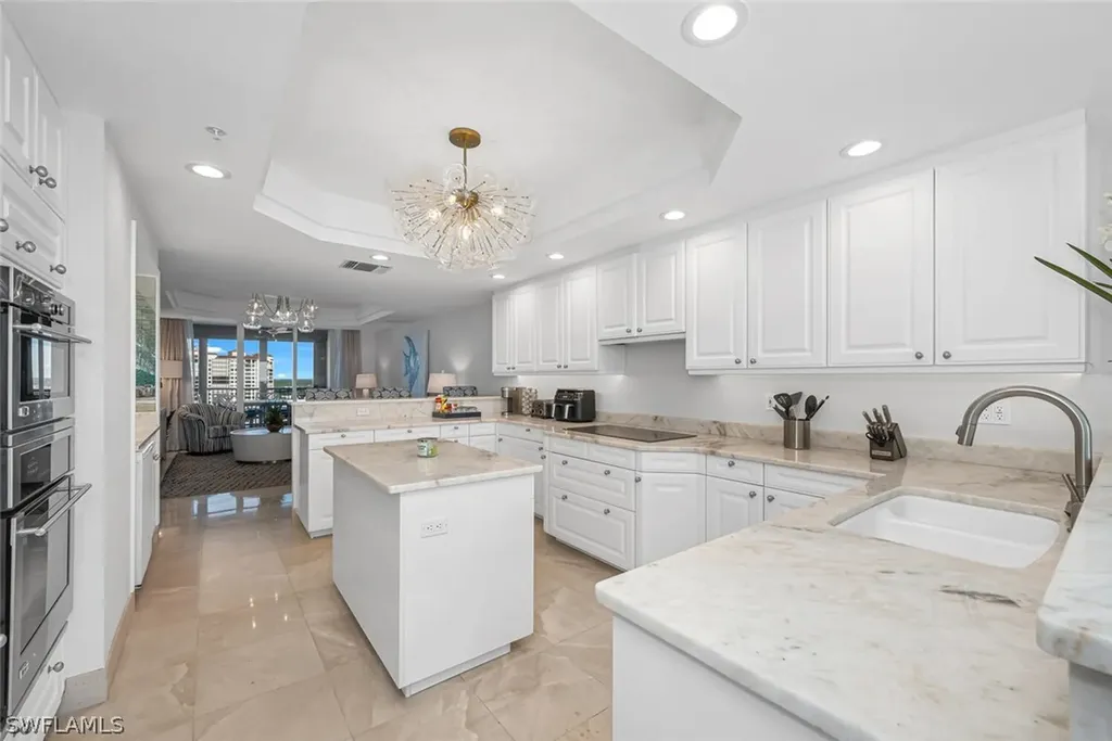 8665 Bay Colony Drive Naples FL 34108