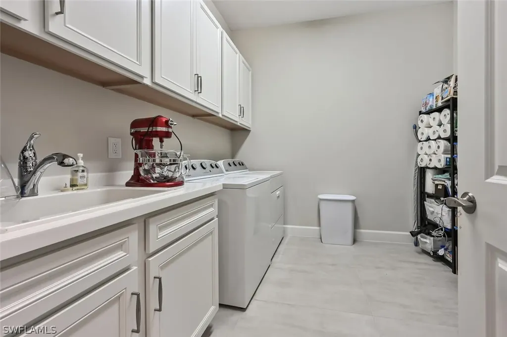 8982 Bahama Swallow Way Naples FL 34120
