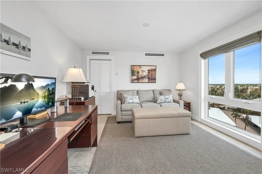 250 Park Shore Drive Naples FL 34103