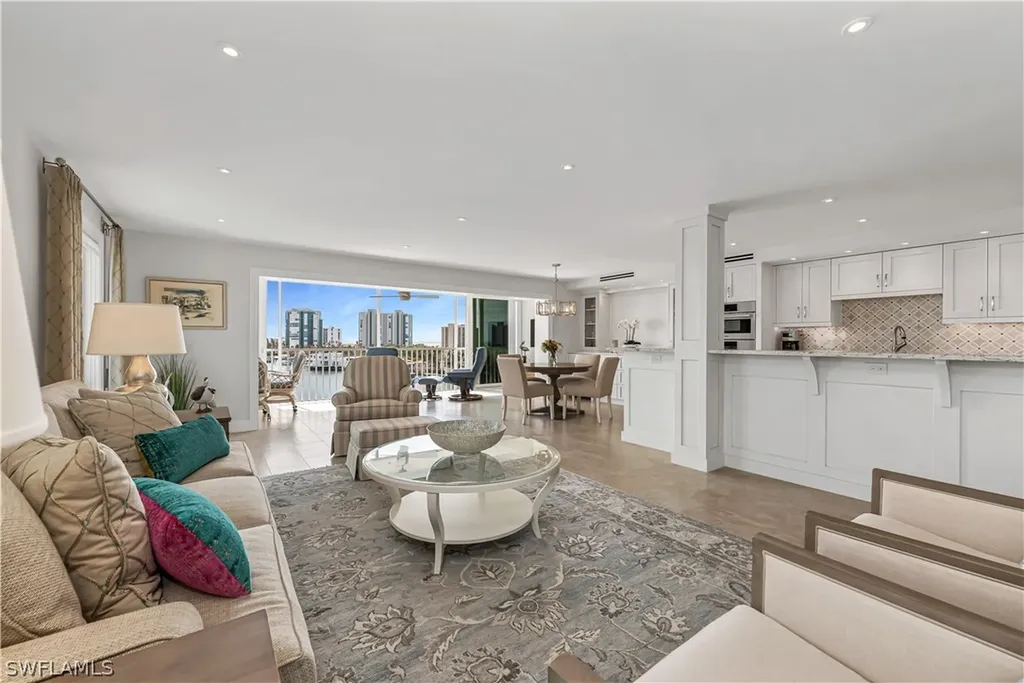 250 Park Shore Drive Naples FL 34103