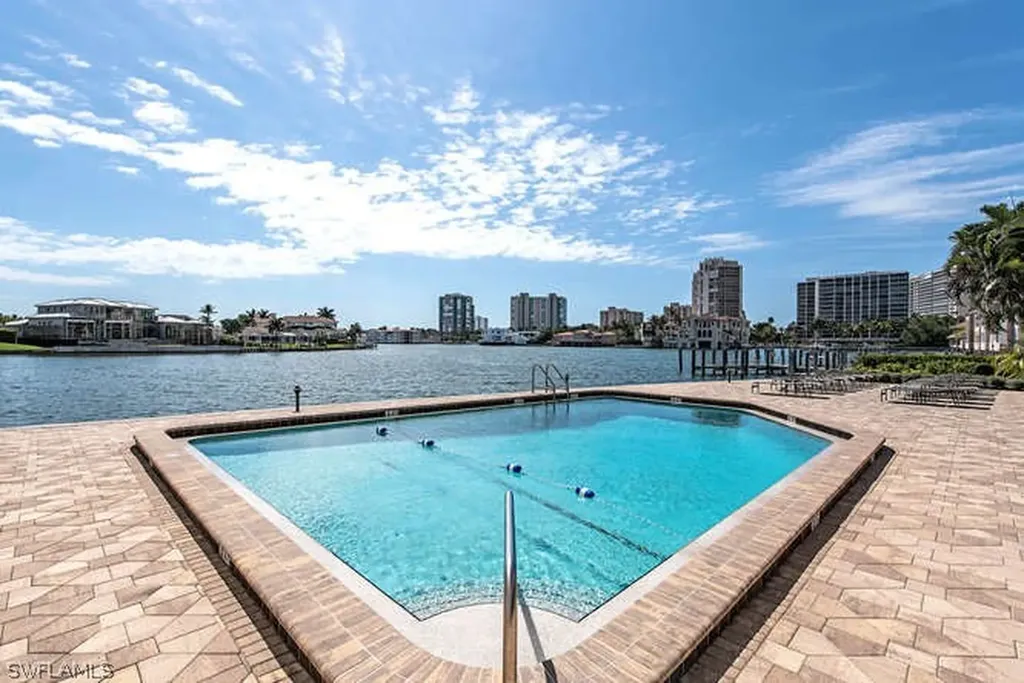 250 Park Shore Drive Naples FL 34103
