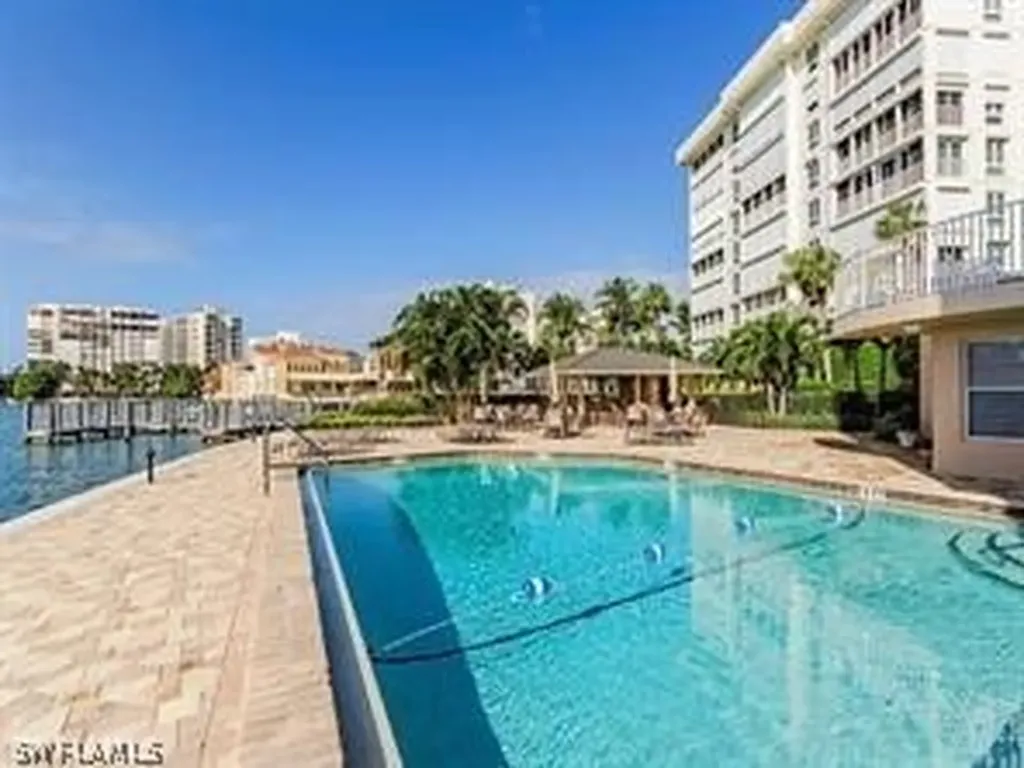 250 Park Shore Drive Naples FL 34103