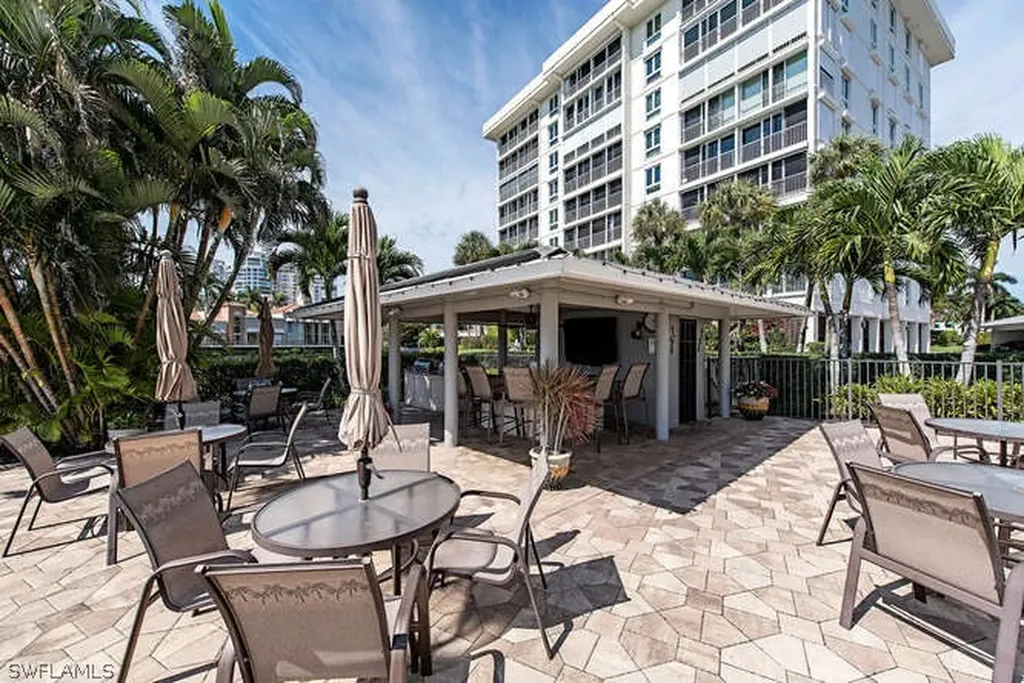 250 Park Shore Drive Naples FL 34103