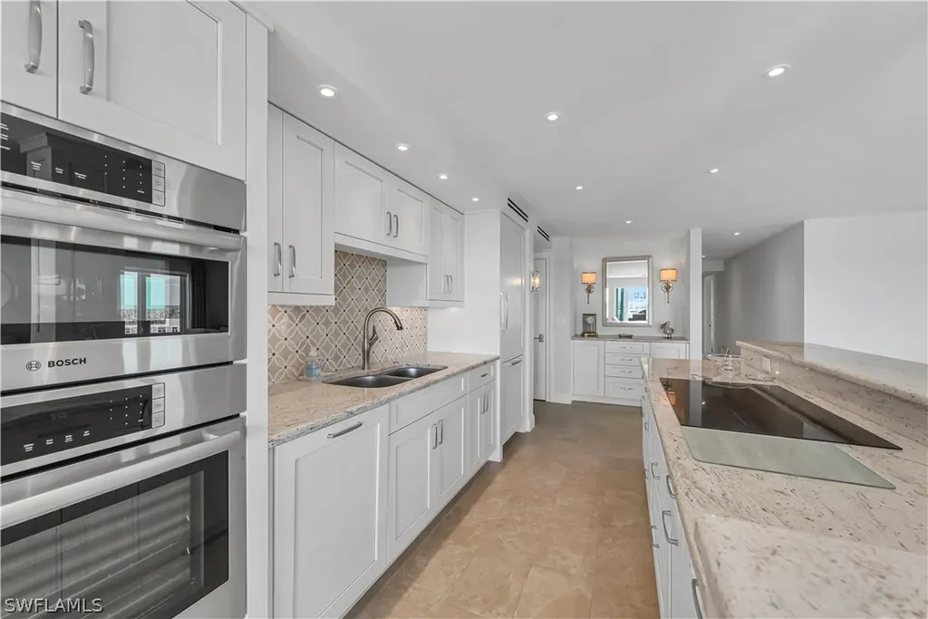 250 Park Shore Drive Naples FL 34103