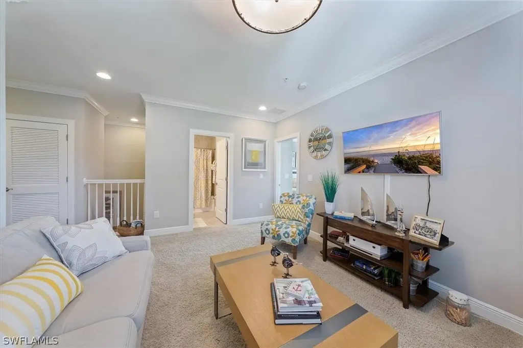 1359 Artesia Drive E Naples FL 34113