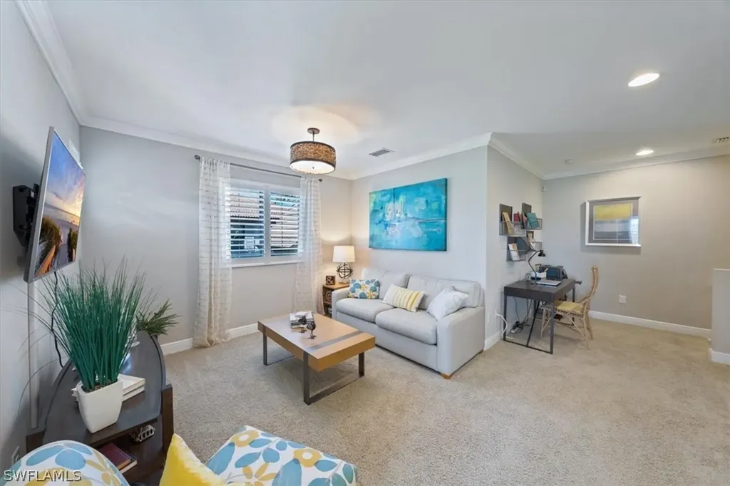 1359 Artesia Drive E Naples FL 34113