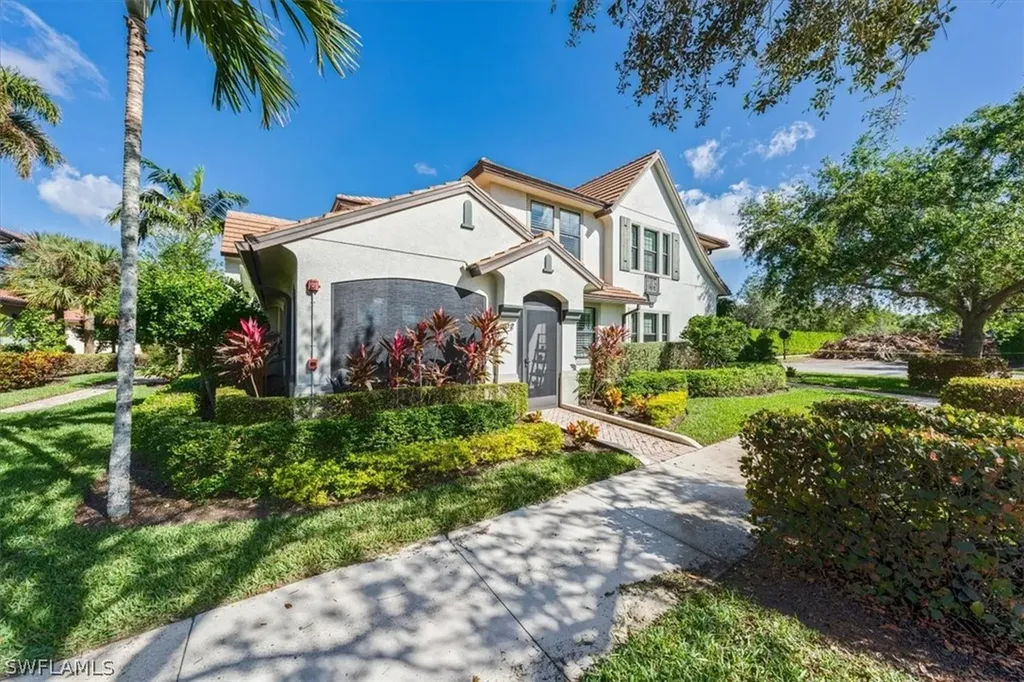 1359 Artesia Drive E Naples FL 34113