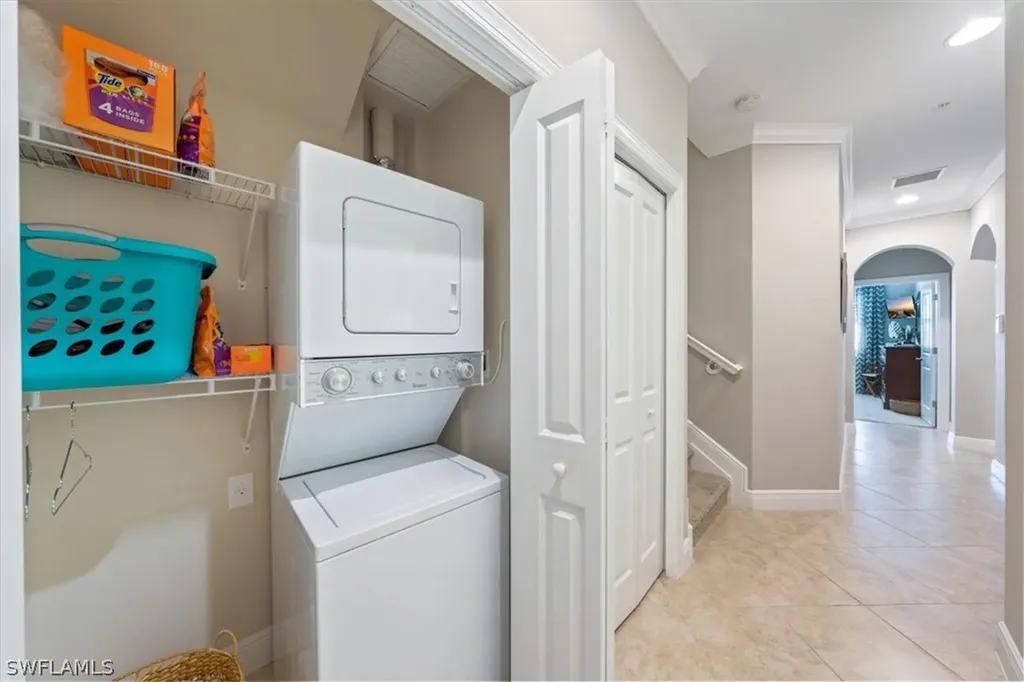 1359 Artesia Drive E Naples FL 34113