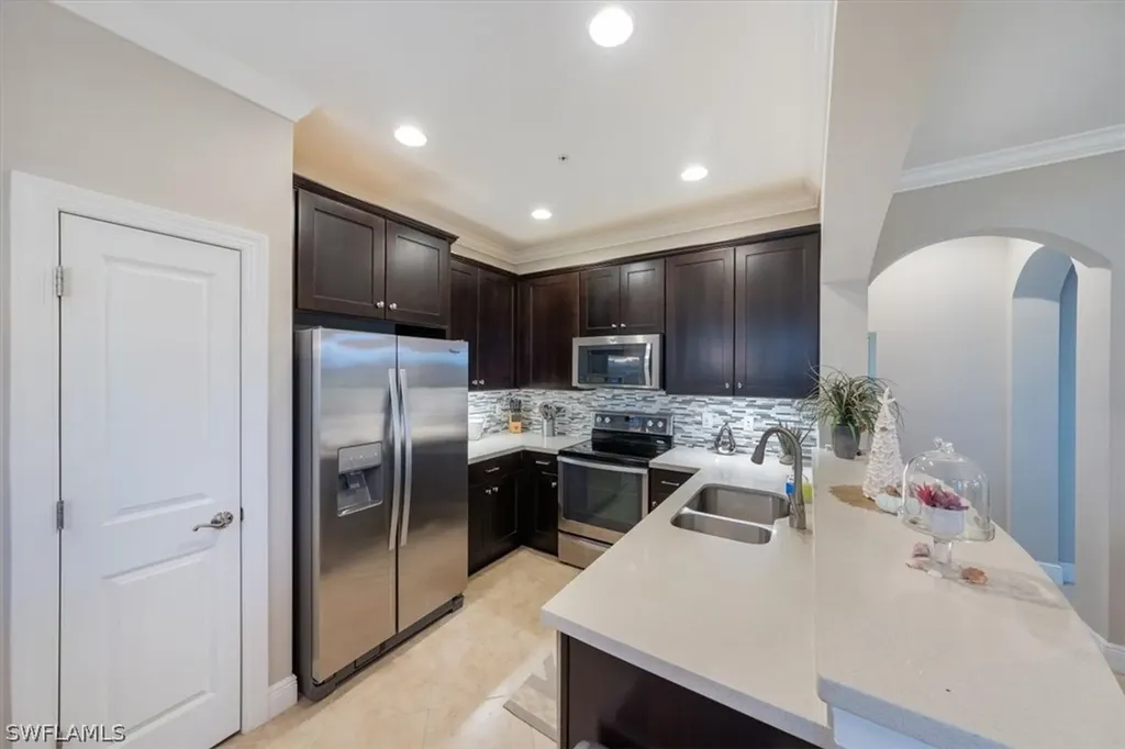1359 Artesia Drive E Naples FL 34113