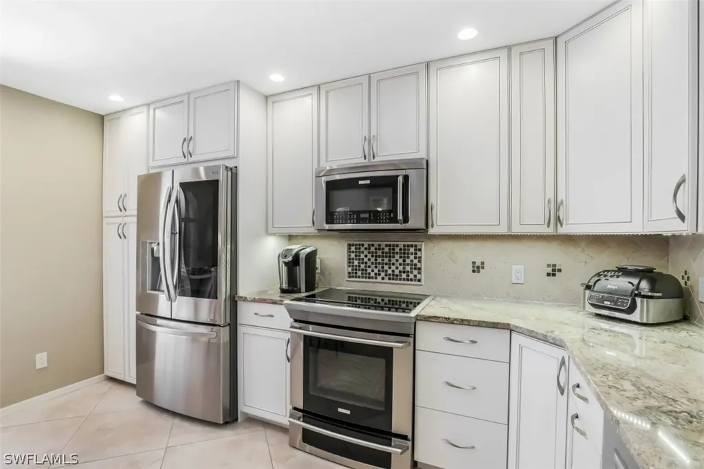 Naples FL, 505 Mardel Drive, Unit 112