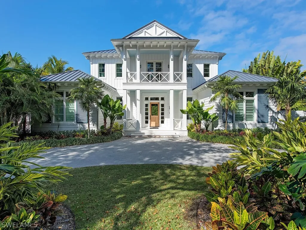 225 4th Avenue N Naples FL 34102