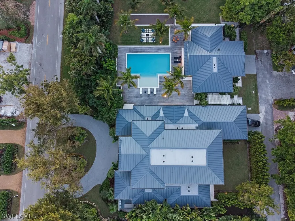 225 4th Avenue N Naples FL 34102